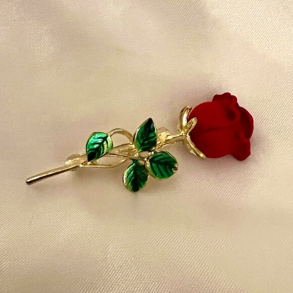 🧷🥀GORGEOUS Rose Corsage Brooch With Green Enamel on Gold-Tone Metal - Picture 2 of 5